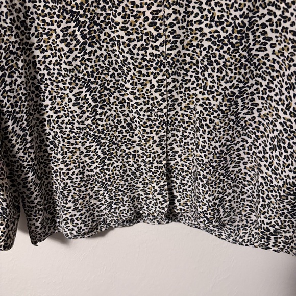 Vintage Casual Corner animal print 100% silk button down blouse Size Large - Picture 4 of 8